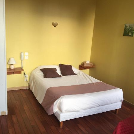 Hotel Au Pere Tranquille Tinchebray-Bocage Exteriér fotografie